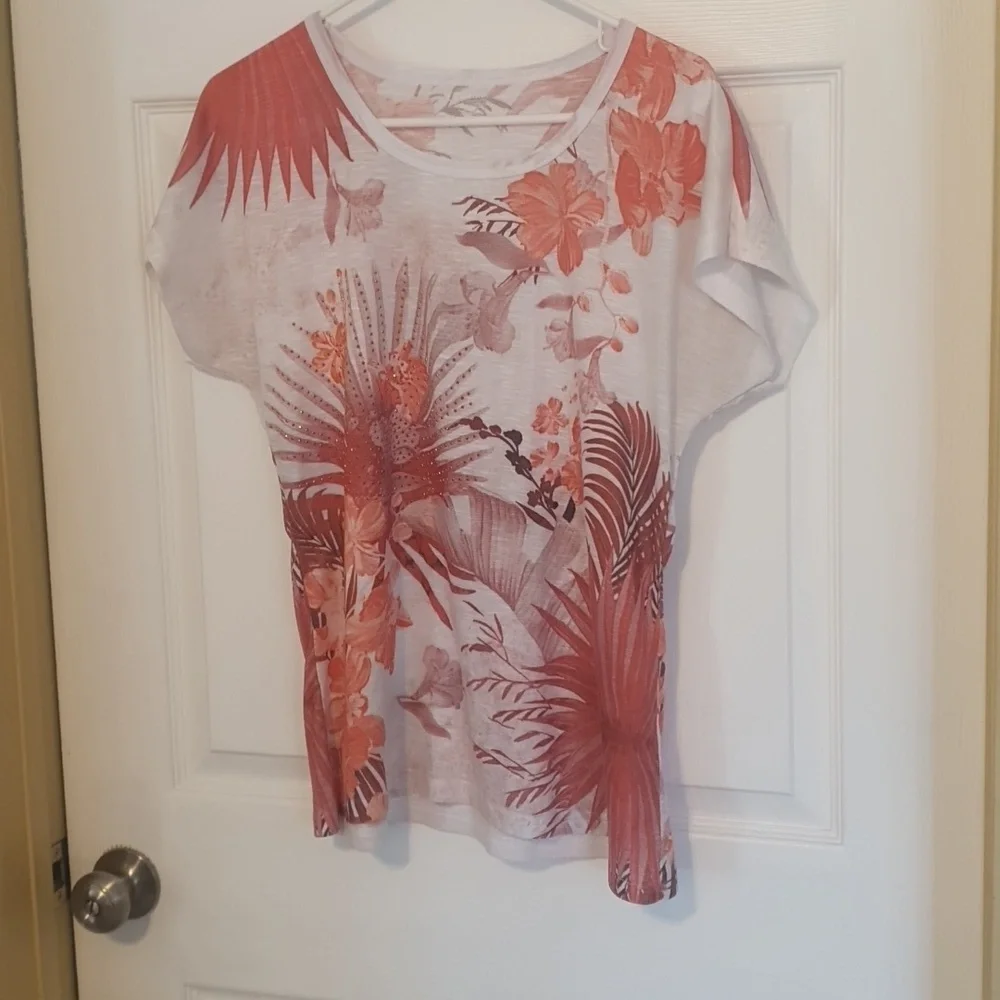 Essentials tee - Picture 4 of 4